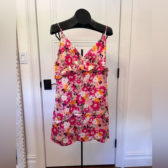 *VICI COLLECTION* Arlo Floral Mini Dress. NWT. Size Large. - Picture 5 of 6
